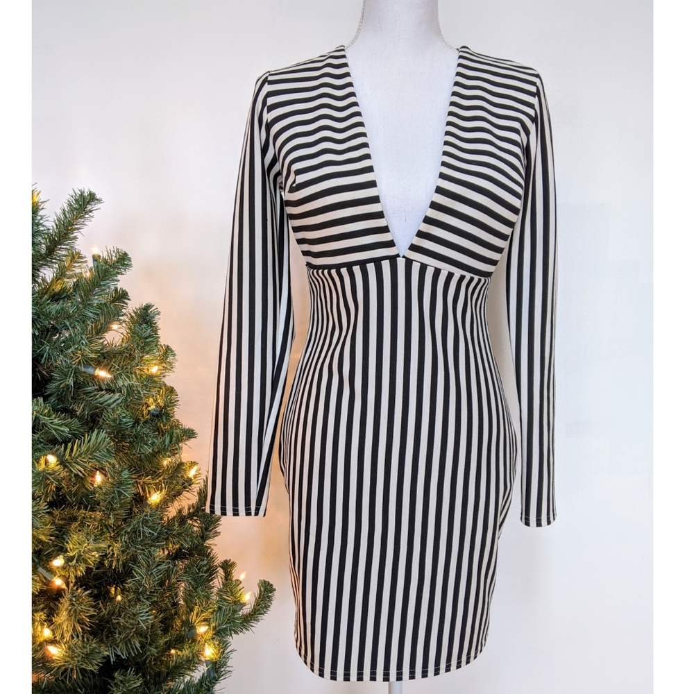 •Asos• Deep V-Neck Bodycorn Dress